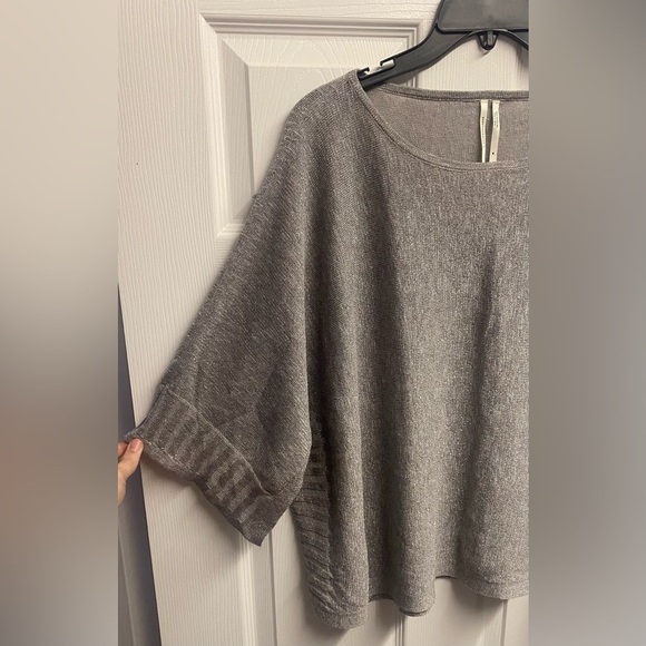 Anthropologie Silver “Alicia” Linen Blend Metallic Shimmer Top Size Medium - Picture 3 of 6